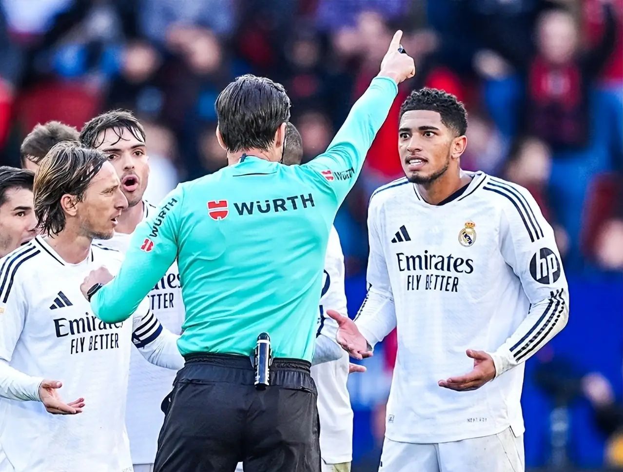 切尔西险胜曼联,贝尔补时绝平西甲的简单介绍 切尔西险胜曼联,贝尔补时绝平西甲的简单介绍