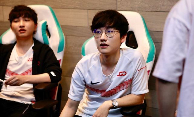 华体会体育-100T轻取LGD，Tarzan拿下关键大龙淘汰赛3:2（成都）