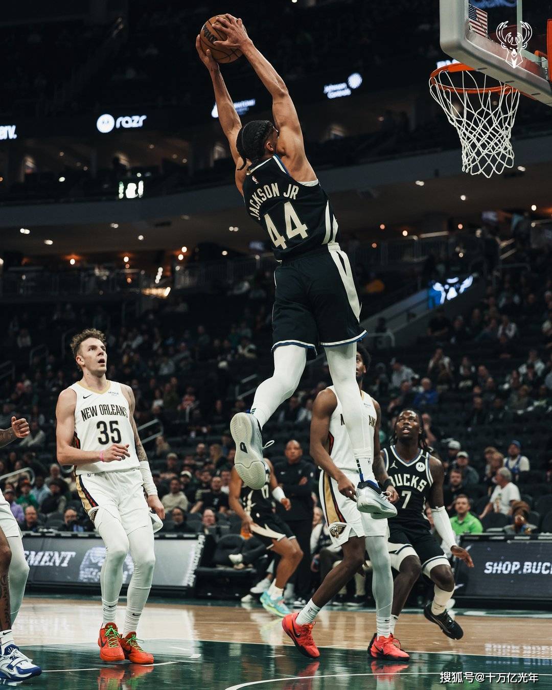 华体会-包含雄鹿绝杀鹈鹕，波特高光表现的词条